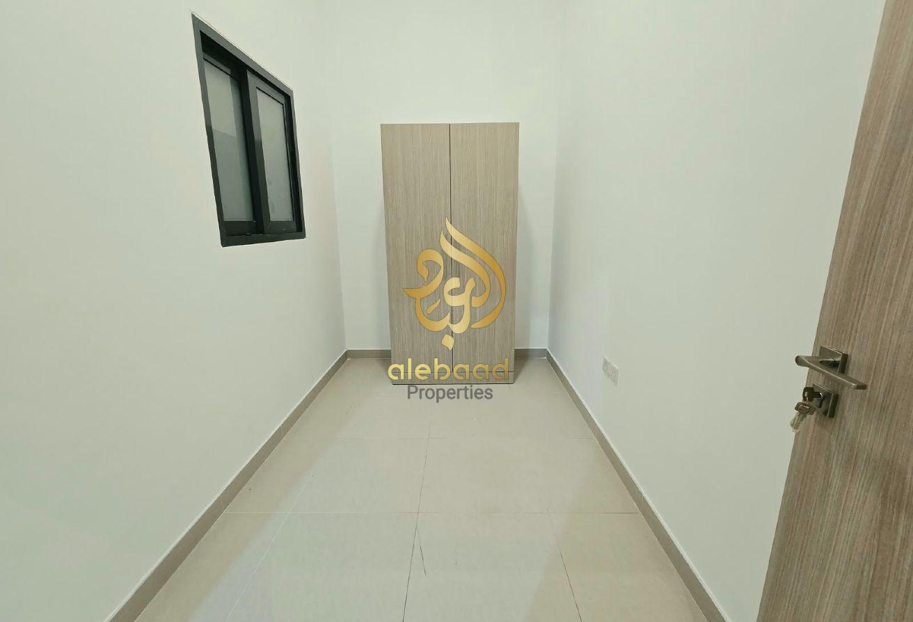 2Bhk Flat Available For Family! With Maid Room photo 8
