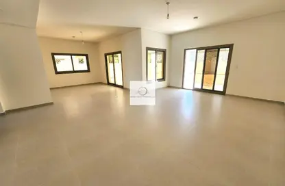 فيلا - 4 غرف نوم - 5 حمامات للايجار في تاون هاوس قرية جبل علي - قرية جبل علي - جبل علي - دبي