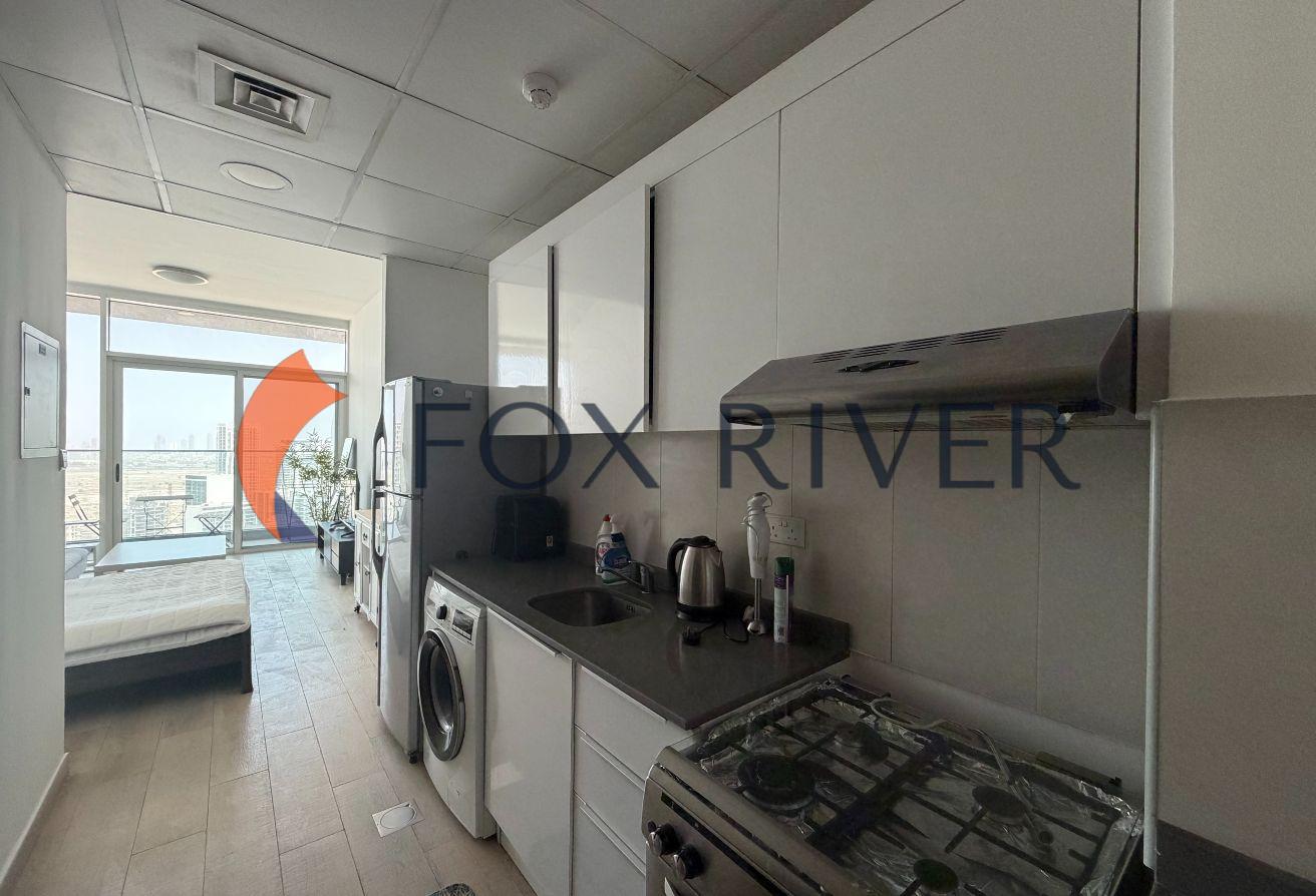 Ready to Move In | Balcony | Full Marina Skyline photo 3