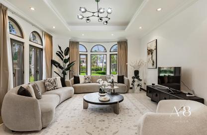 Villa - 4 Bedrooms - 5 Bathrooms for rent in Canal Cove Frond M - Canal Cove Villas - Palm Jumeirah - Dubai