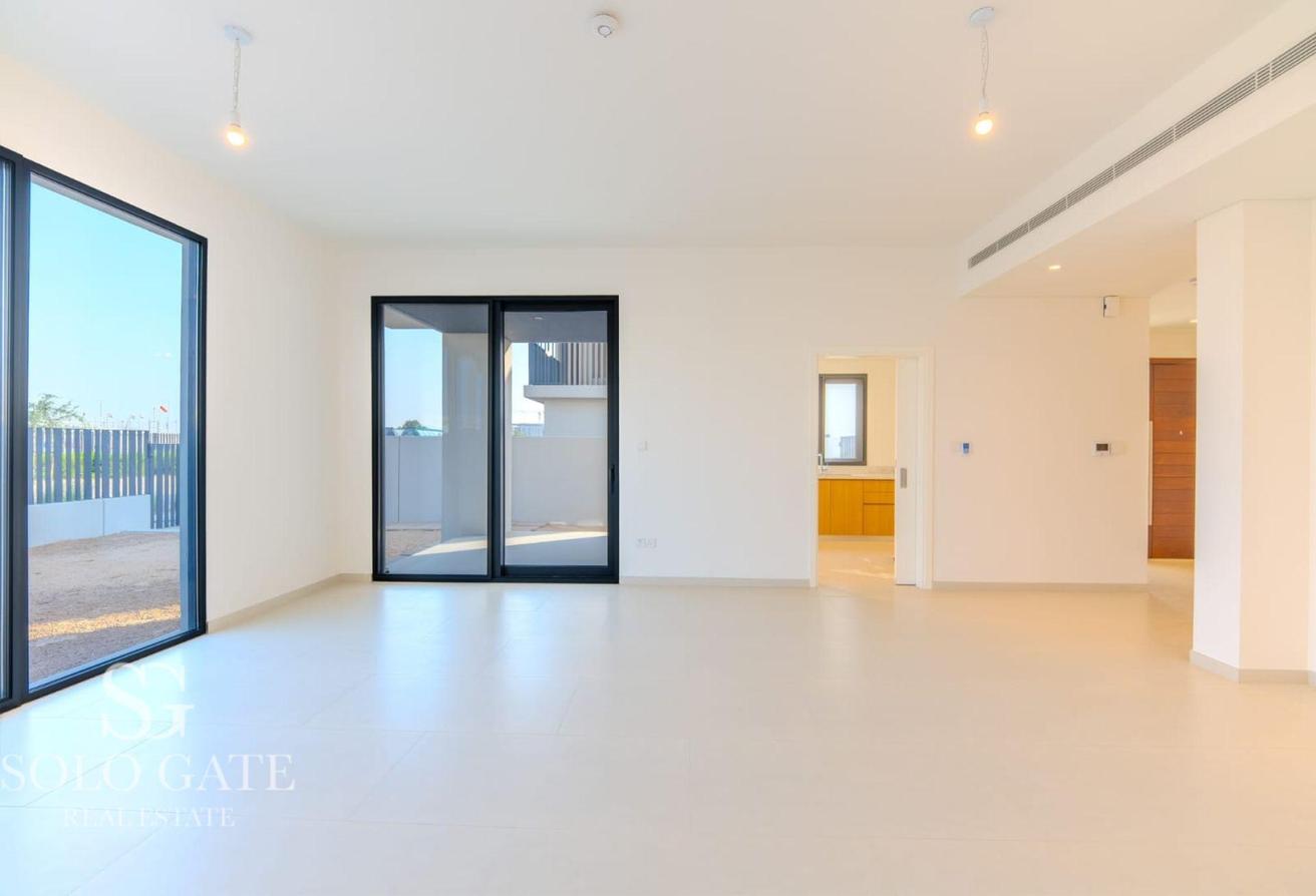 4Beds + Maid | Single Row | Brand New photo 3