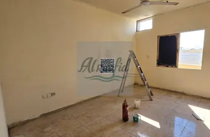 سكن عمال - استوديو - 8 حمامات للايجار في برج بوابة عجمان - عجمان الصناعية 2 - المنطقة الصناعية - عجمان