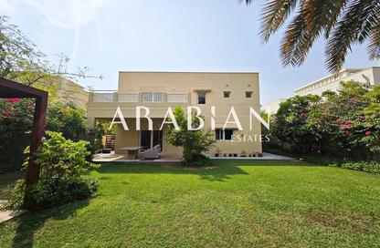 Villa - 4 Bedrooms - 5 Bathrooms for rent in Meadows 9 - Meadows - Dubai