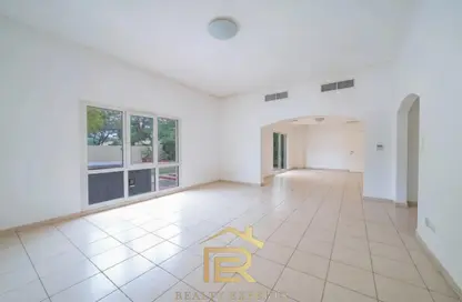 Villa - 3 Bedrooms - 4 Bathrooms for rent in Meadows 1 - Meadows - Dubai