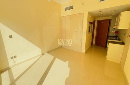 Apartment - Studio - 1 Bathroom for rent in Uniestate Millennium Tower - Dubai Silicon Oasis - Dubai