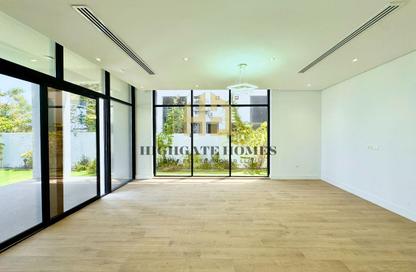 Villa - 6 - 6 for sale in Jumeirah Park - Dubai