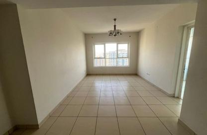Apartment - 3 Bedrooms - 3 Bathrooms for rent in Al Khan Corniche - Al Khan - Sharjah