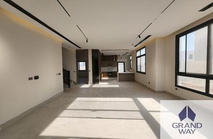 Villa - 5 Bedrooms - 6 Bathrooms for rent in Al Aweer 1 - Al Aweer - Dubai