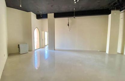 Shop - Studio - 1 Bathroom for rent in Building I16 - Morocco Cluster - International City - Dubai