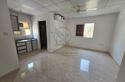 Apartment - Studio - 1 Bathroom for rent in Al Qulaya'ah - Al Sharq - Sharjah Apartment - Studio - 1 Bathroom for rent in Al Qulaya'ah - Al Sharq - Sharjah