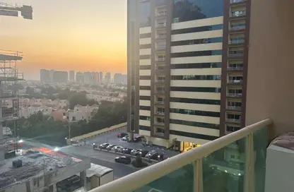 شقة - 2 غرف نوم - 3 حمامات للايجار في مساكن النخبة رقم 1 - مساكن النخبة الرياضية - مدينة دبي الرياضية - دبي