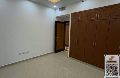 شقة - 3 - 5 للايجار في برج الكورنيش - طريق كورنيش عجمان - عجمان