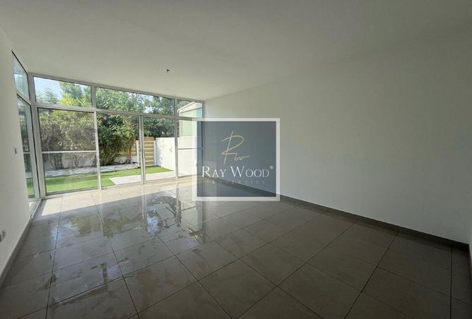 94016382 - Property Image 2