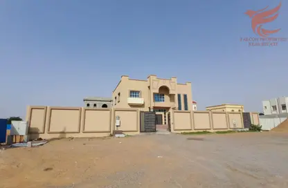 فيلا - 8 غرف نوم - 8 حمامات للايجار في الرفاع - رأس الخيمة