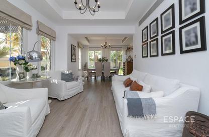Villa - 3 Bedrooms - 3 Bathrooms for rent in Springs 12 - The Springs - Dubai