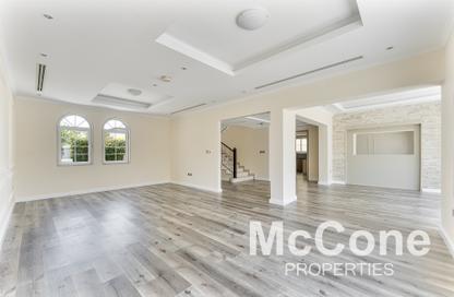 Villa - 3 Bedrooms - 5 Bathrooms for rent in District 5 - Jumeirah Park - Dubai