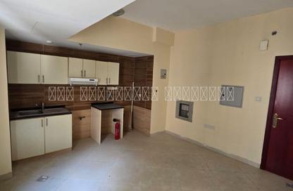 Apartment - Studio - 1 Bathroom for rent in Al Khan Lagoon Tower - Al Khan Lagoon - Al Khan - Sharjah