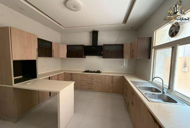127474229 - Property Image 3