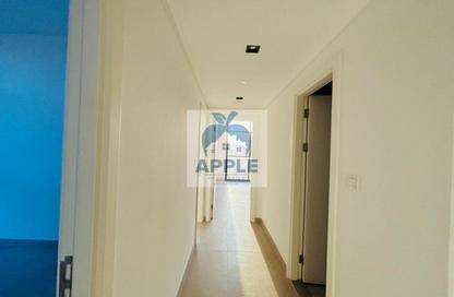 Apartment - 3 Bedrooms - 3 Bathrooms for rent in Al Mamsha - Muwaileh - Sharjah