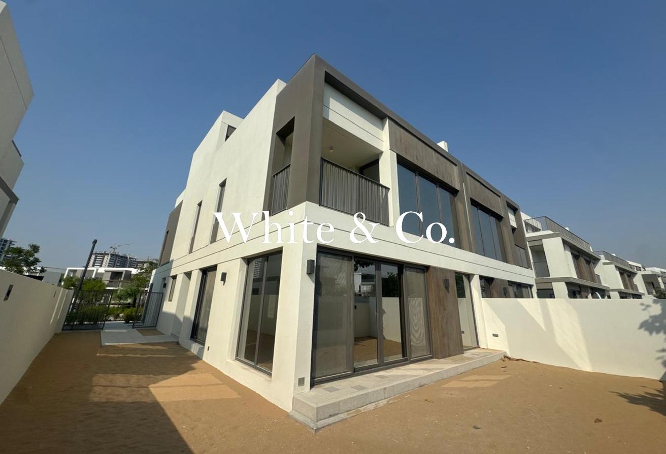 Fully Upgraded | Landscaped | Large Plot