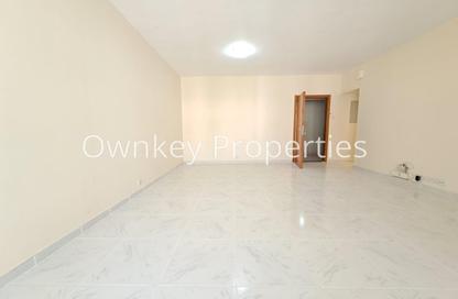 Apartment - 2 Bedrooms - 2 Bathrooms for rent in Al Kifaf Apartments - Al Karama - Dubai Apartment - 2 Bedrooms - 2 Bathrooms for rent in Al Kifaf Apartments - Al Karama - Dubai