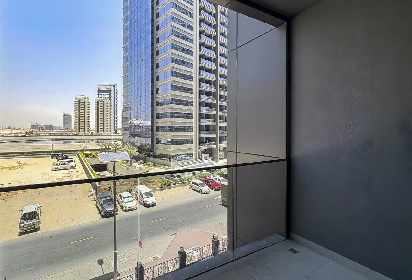 Prime Location | Balcony | Unfurnished | Vacant photo 7