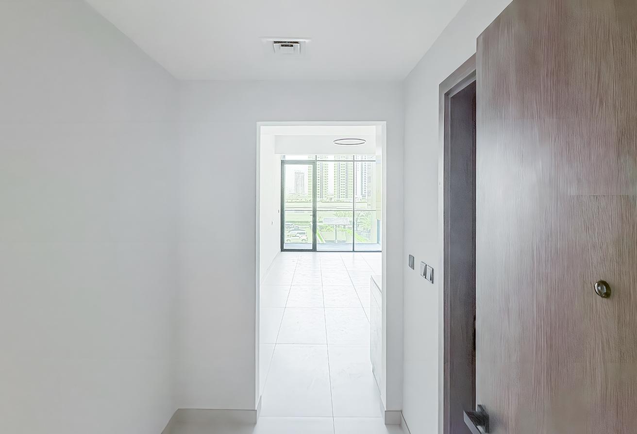 Prime Location | Balcony | Unfurnished | Vacant photo 8
