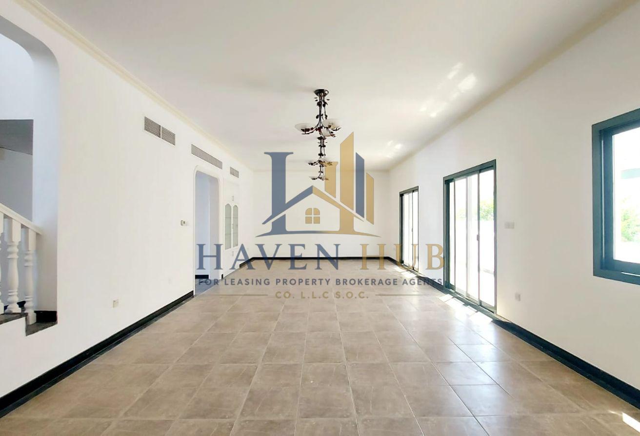 5 BR Villa in Jumeirah | Private Pool | 10012 Sqft photo 3