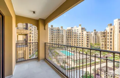 Apartment - 2 Bedrooms - 2 Bathrooms for rent in Al Jazi 4 - Madinat Jumeirah Living - Umm Suqeim - Dubai