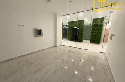 Retail - Studio - 1 Bathroom for rent in Al Barsha 1 - Al Barsha - Dubai
