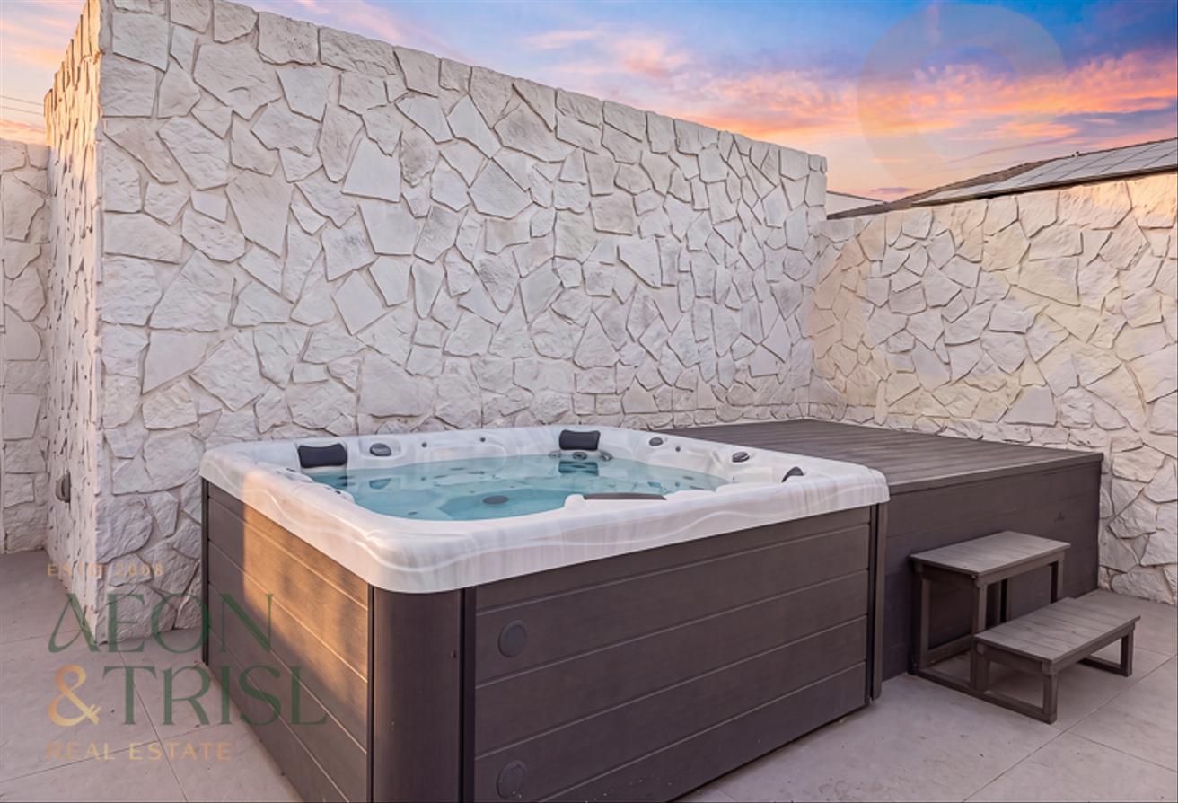 Fully Renovated | Direct Beach Access | Sea View photo 6