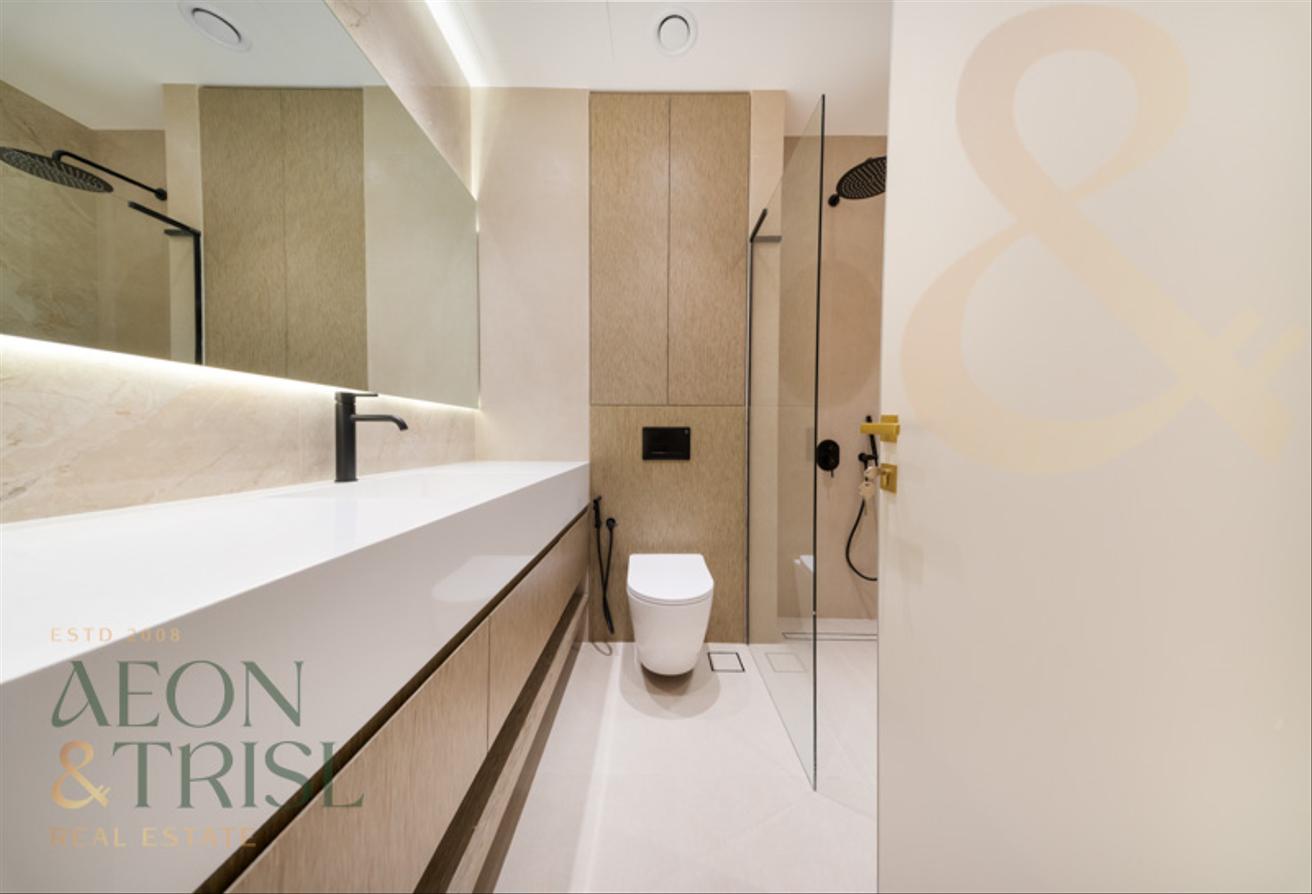 Fully Renovated | Direct Beach Access | Sea View photo 16