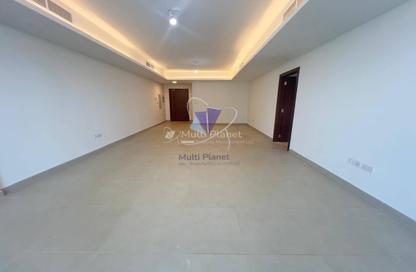 Apartment - 4 Bedrooms - 5 Bathrooms for rent in Corniche Road - Abu Dhabi