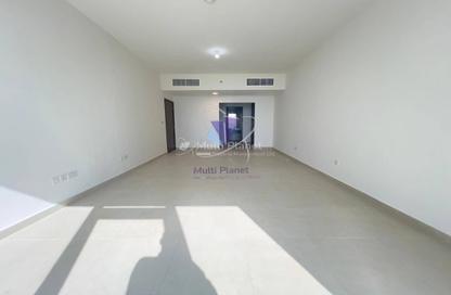 Apartment - 4 Bedrooms - 5 Bathrooms for rent in Corniche Road - Abu Dhabi