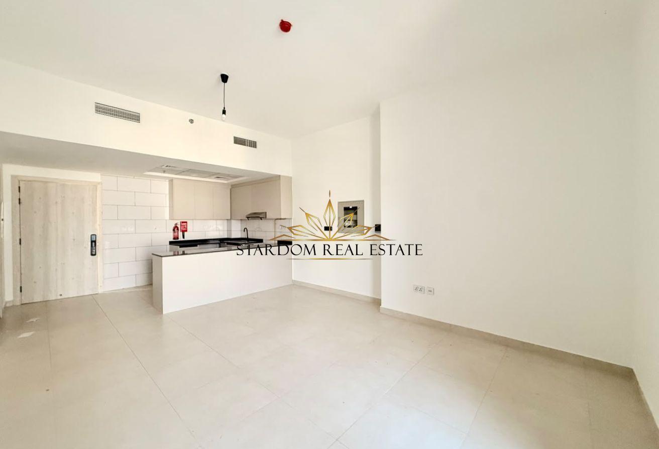 1 BR Apartment in Dubai Land Residence Complex photo 2