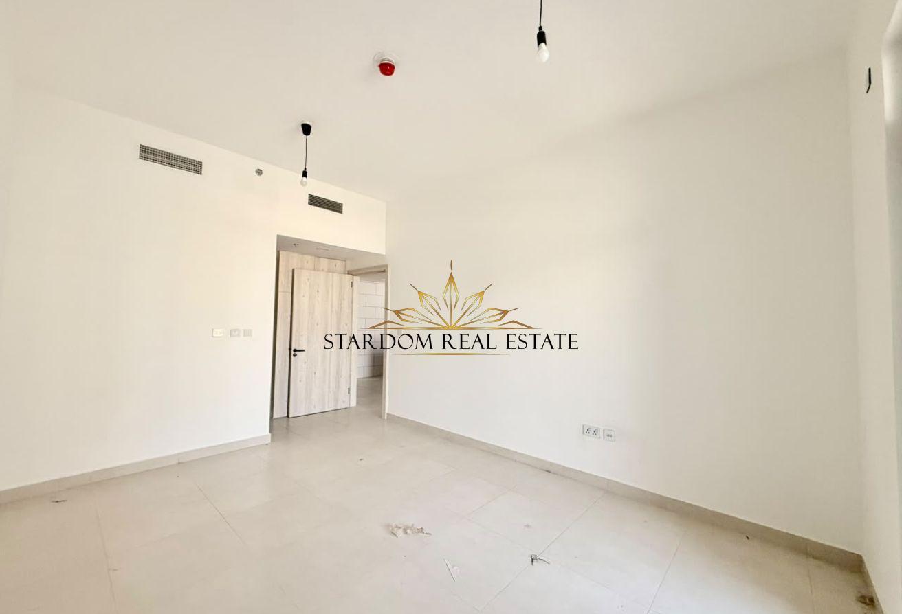 1 BR Apartment in Dubai Land Residence Complex photo 7