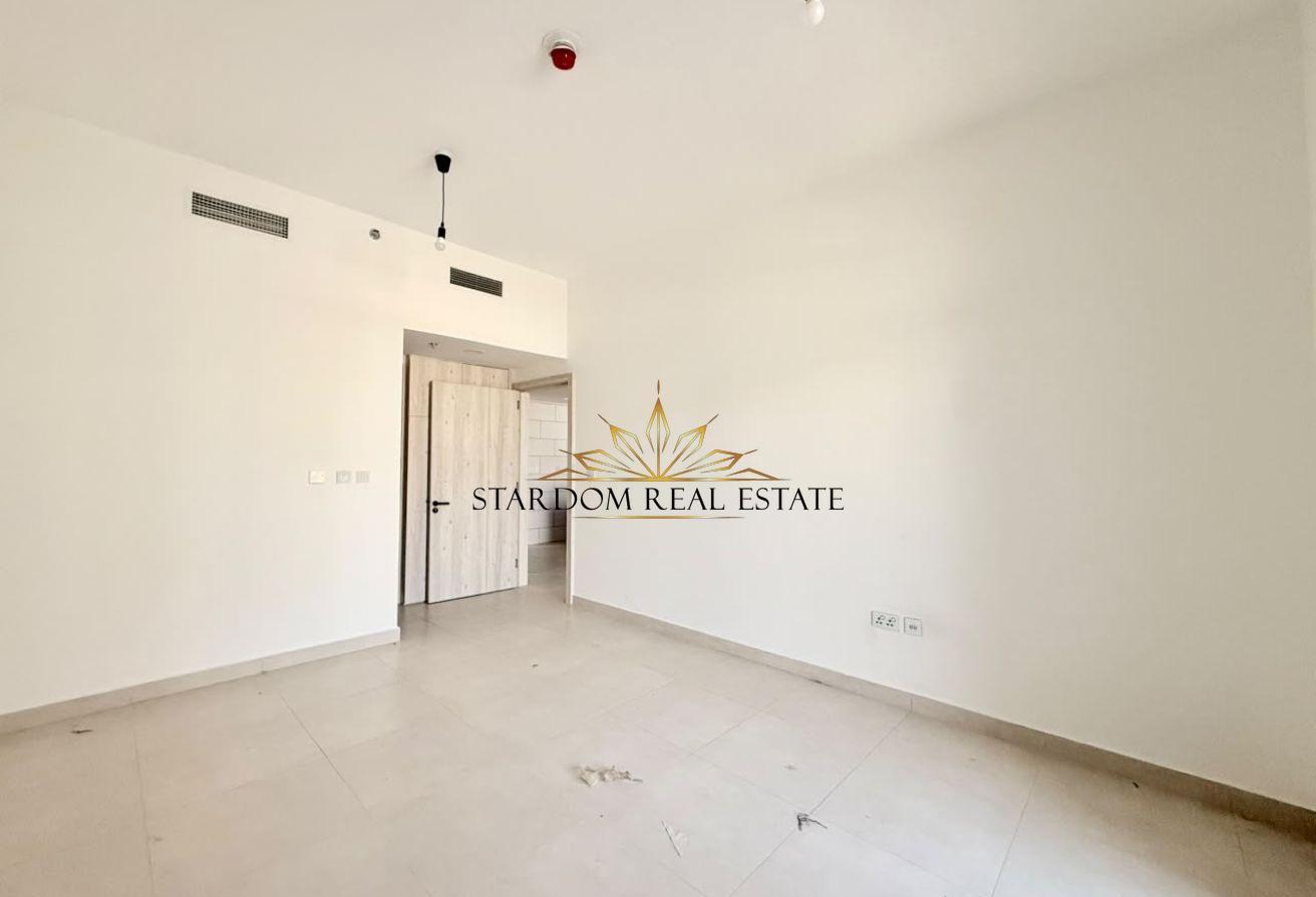1 BR Apartment in Dubai Land Residence Complex photo 9