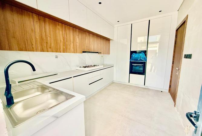 77799594 - Property Image 2