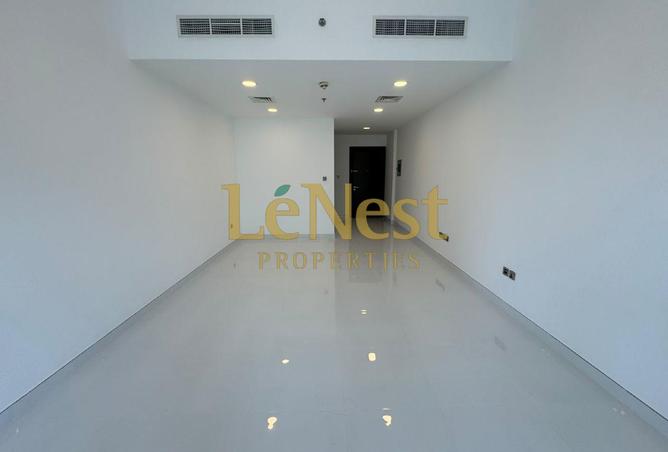 Unfurnished 1BR | Bigger Layout | Close Kitchen photo 3