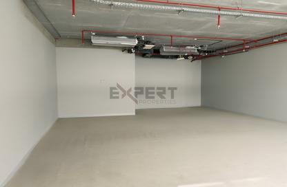 Office Space - Studio - 1 Bathroom for rent in Grosvenor Office Tower - Business Bay - Dubai