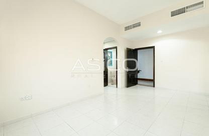 Apartment - 1 Bedroom - 1 Bathroom for rent in Sultan Lootah Building - Al Muraqqabat - Deira - Dubai