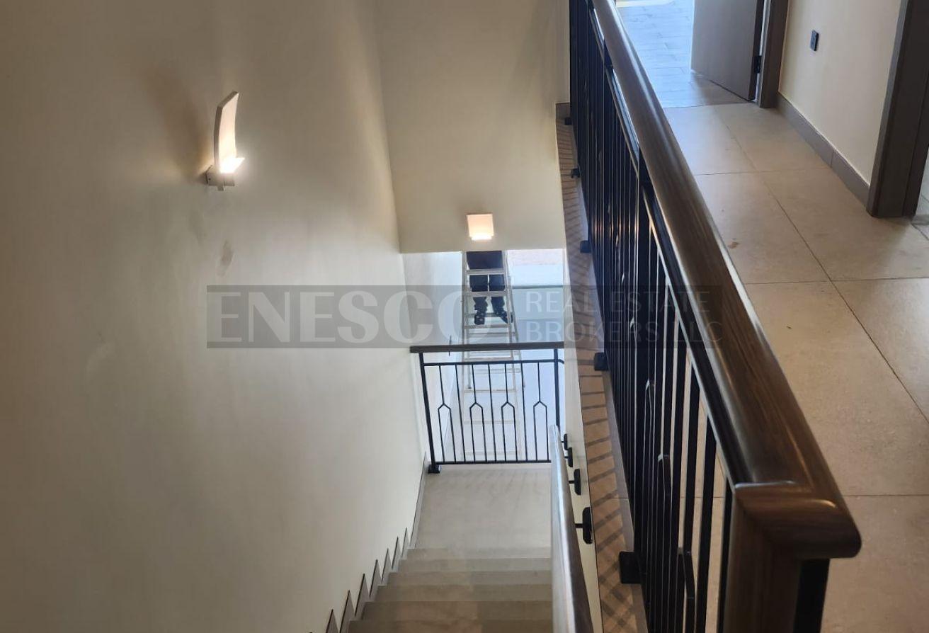 4 BR Semi Furnished l Single Row photo 8