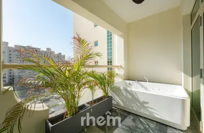 Apartment - 2 Bedrooms - 3 Bathrooms for sale in Al Hatimi - Shoreline Apartments - Palm Jumeirah - Dubai
