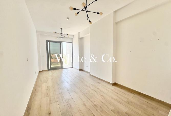 سرير واحد | حديث | واسع | مسبح وإطلالة