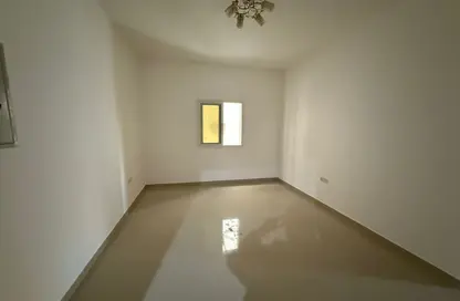 شقة - غرفة نوم - 1 حمام للايجار في بناية البطينة 9 - البطينة - الشارقة