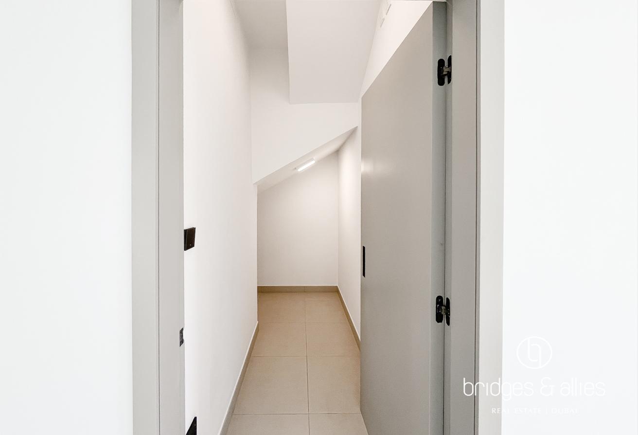 PREMIUM 4 BED + MAIDS | UPGRADED | OPEN KITCHEN photo 11