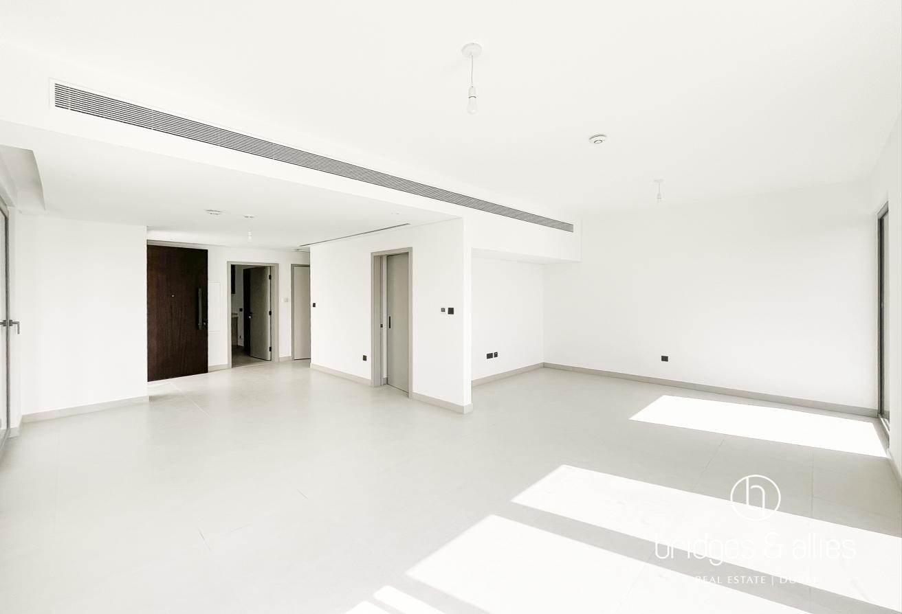 PREMIUM 4 BED + MAIDS | UPGRADED | OPEN KITCHEN photo 7