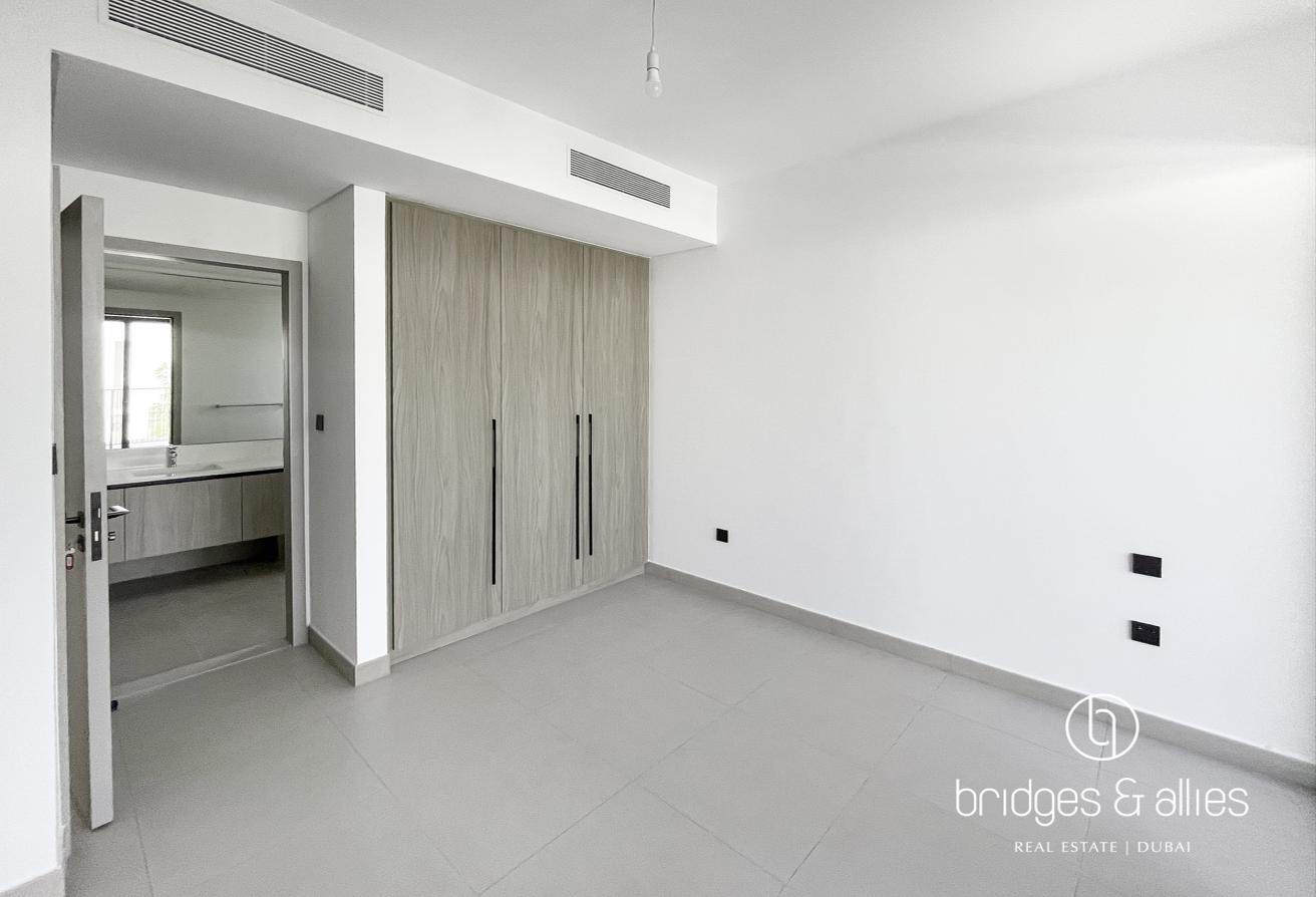 PREMIUM 4 BED + MAIDS | UPGRADED | OPEN KITCHEN photo 14