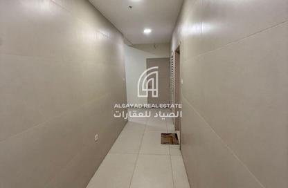 عمارة بالكامل - 8 غرف نوم - 2 حمامات للبيع في الفلاح - تجارية مويلح - الشارقة