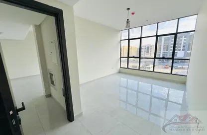 شقة - غرفة نوم - 2 حمامات للايجار في مبنى مويلح - مويلح - الشارقة